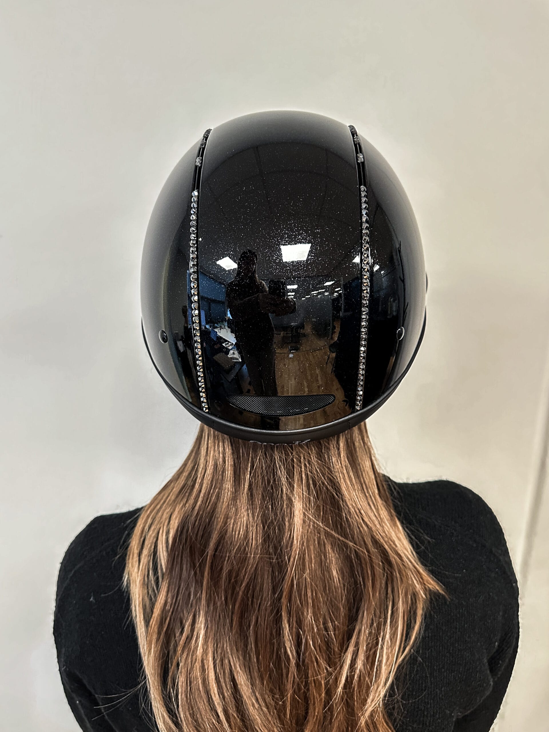 OneK MIPS Avancé Lux ridhjälm – skimrande finish, svart Swarovski-kant - Bild 5