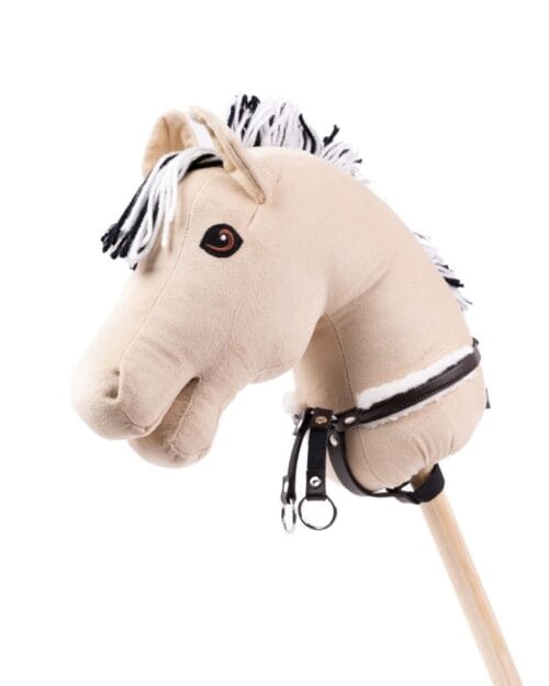Alternative view of My Hobby Horse martingal, brun