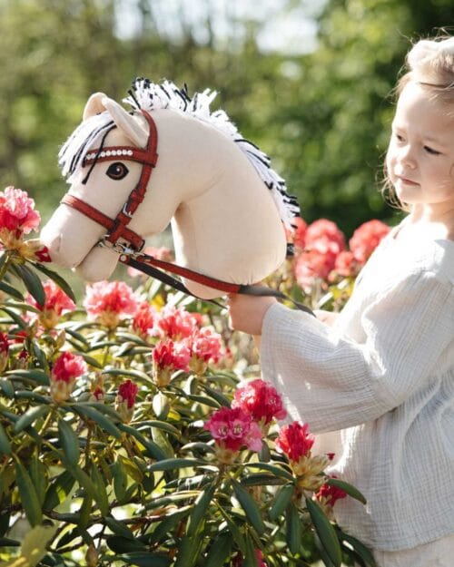 Alternative view of My Hobby Horse träns, röd glitter