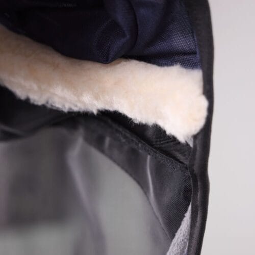 FlyGuard Deluxe Flughuva med Öron, Black Cherry flyguard | VbridSport